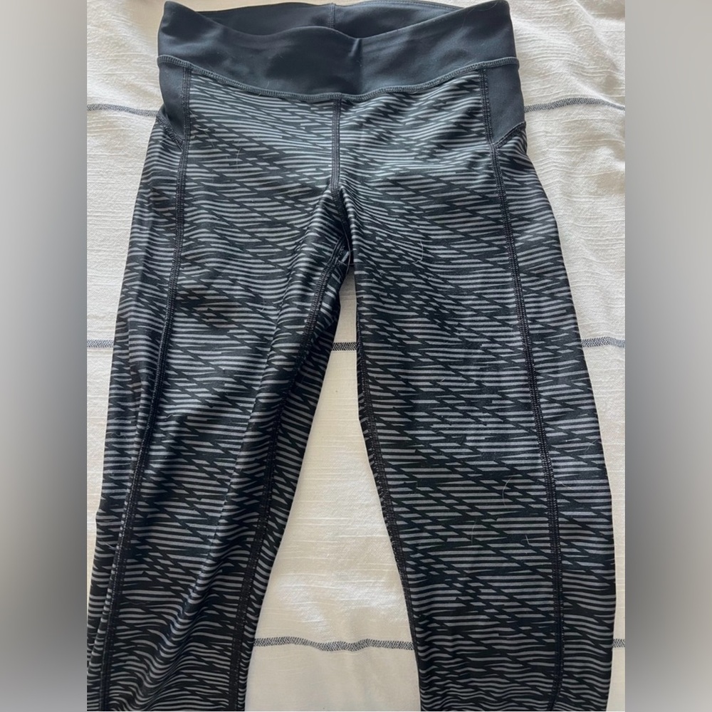 Under Armour Black and Gray Patterned Leggings